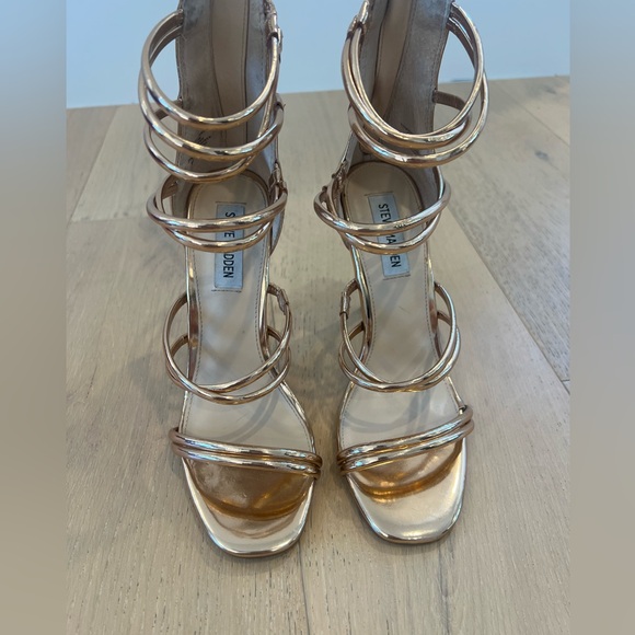 Steve Madden Rose Gold Metallic Strappy Heel - Size 7.5 - Picture 2 of 6